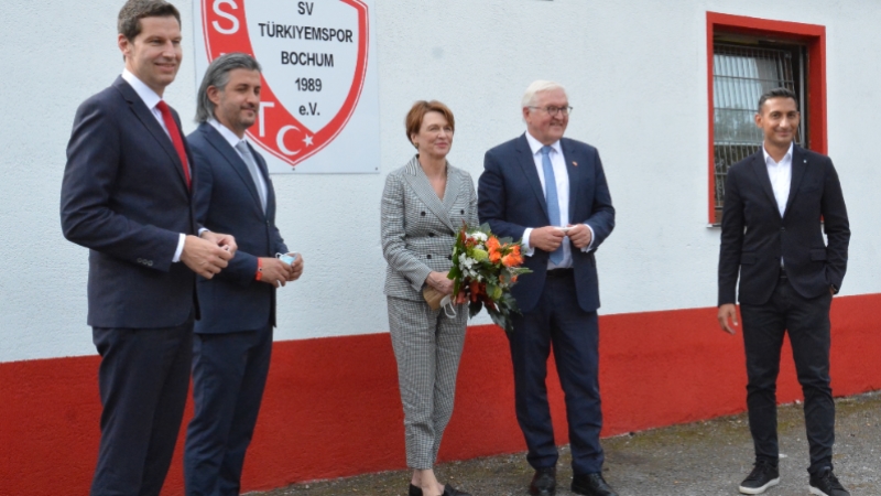 Almanya Cumhurbaşkanı Steinmeier, Türkiyemspor kulübünü ziyaret etti