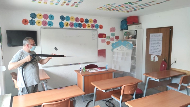 Almanya’da camiler, Kovid-19 salgını sonrası yüz yüze eğitime hazırlanıyor