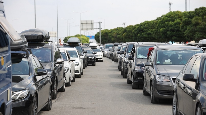 1,5 milyondan fazla gurbetçi tatilini Türkiye'de geçirdi