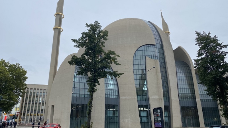 Almanya'nın Köln şehrinde cuma günleri ezan okunmasına izin verilecek