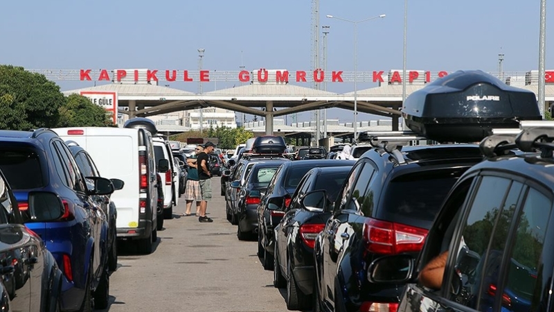 Gurbetçilerin dönüşleri sürüyor