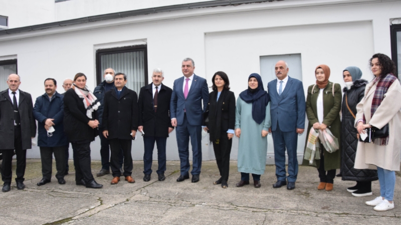 Türkiye'nin Berlin Büyükelçisi Şen, STK temsilcileriyle bir araya geldi