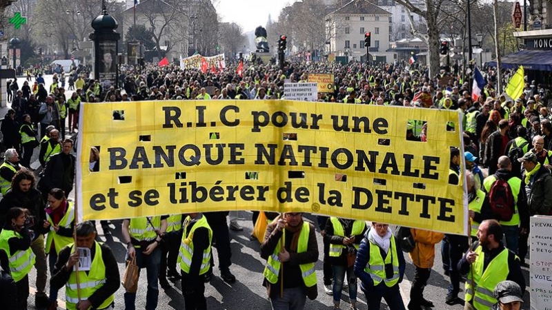 Fransa'da sarı yelekliler gösterilerin 19. haftasında sokaklarda