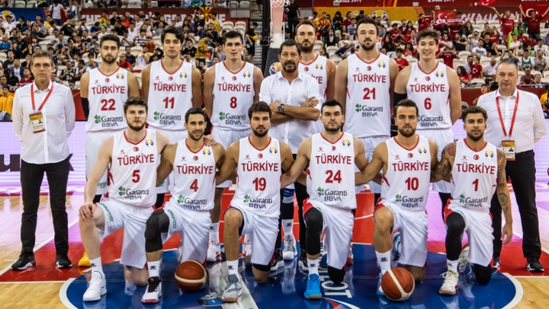 Türkiye, FIBA sıralamasında 2 basamak yükseldi