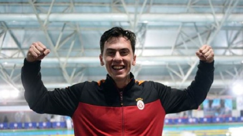 Milli yüzücü Berkay Ömer Öğretir, Avrupa Şampiyonası'nda finale yükseldi