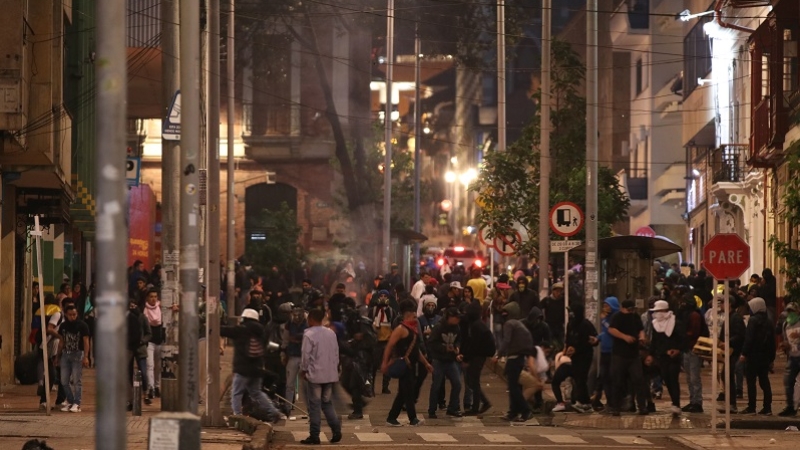 Kolombiya'da göstericilerle polis çatıştı