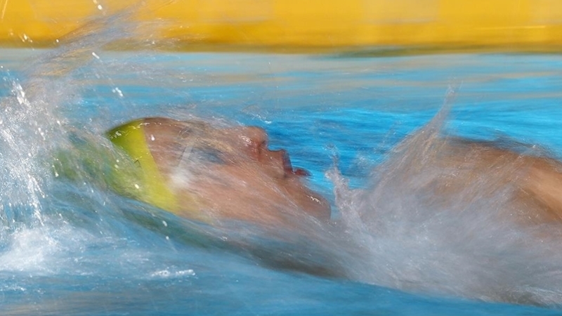 Milli yüzücü Erdoğan Comen Cup Yüzme Müsabakası'nda birinci oldu