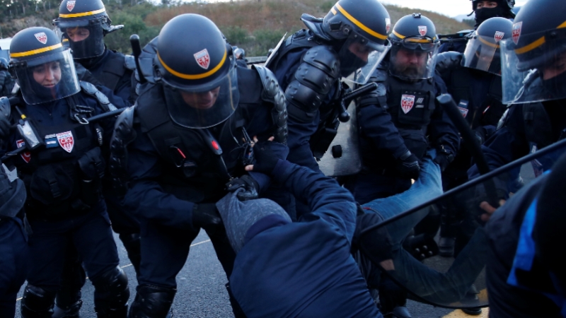 İspanyol ve Fransız polisinden eylemci Katalanlara ortak operasyon