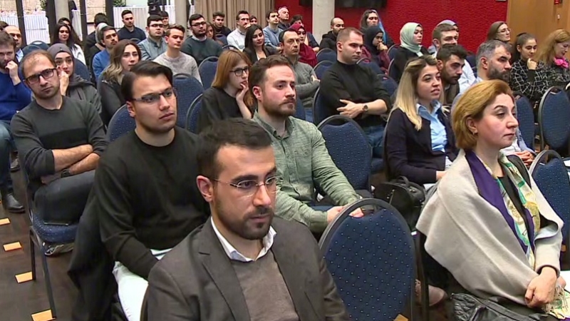 Almanya'da eğitim gören Türk öğrenciler Berlin'de buluştu