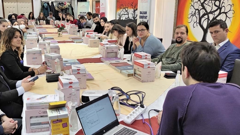 YTB'nin Kosova'da düzenlediği 'Balkan Edebiyat ve Yazarlık Akademisi' başladı