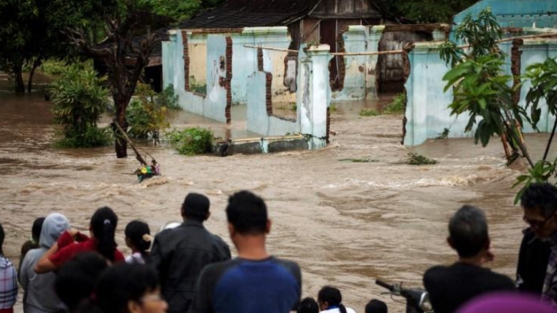 Endonezya'da seller nedeniyle 4 bin kişi tahliye edildi