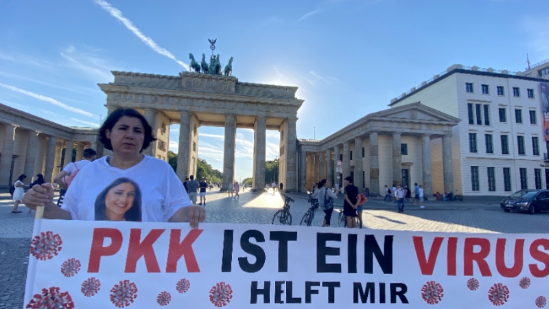 Almanya'da kızı PKK tarafından kaçırılan anne eylemini sürdürdü