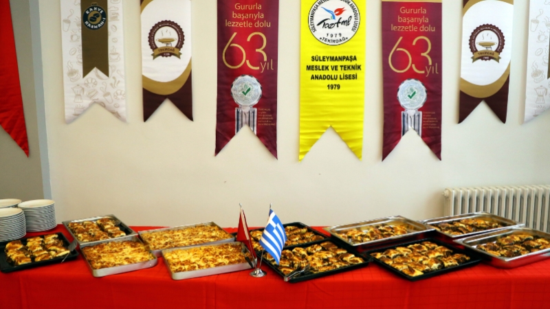 Türk, Yunan ve Bulgar yemekleri, aynı sofrada