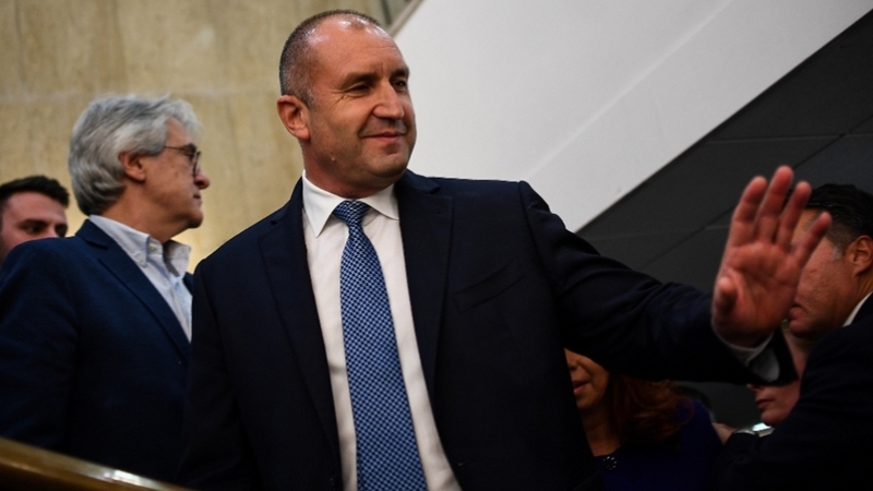 Bulgaristan'da yapılan cumhurbaşkanlığı seçimini Rumen Radev kazandı