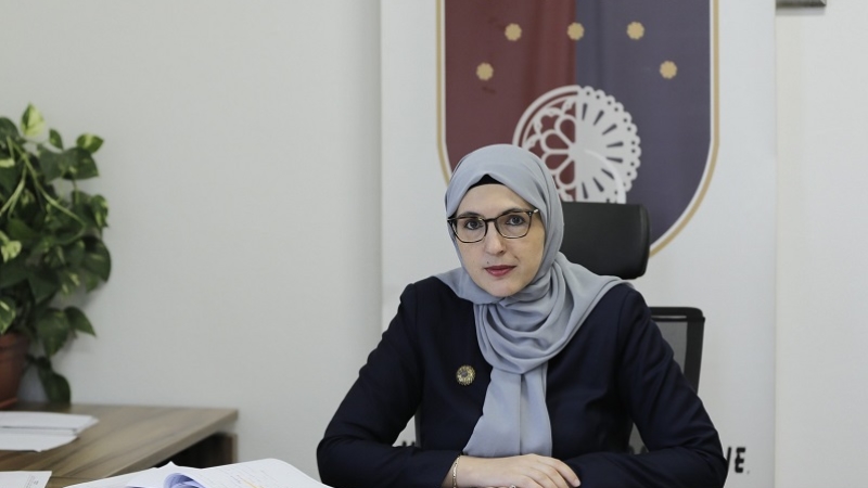 Bosna Hersek'in başörtülü ilk bakanı, kadınların yönetimlerde daha fazla yer almasını istiyor