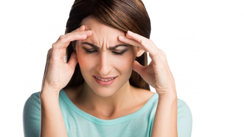 Her 5 kadından birinde migren görülüyor