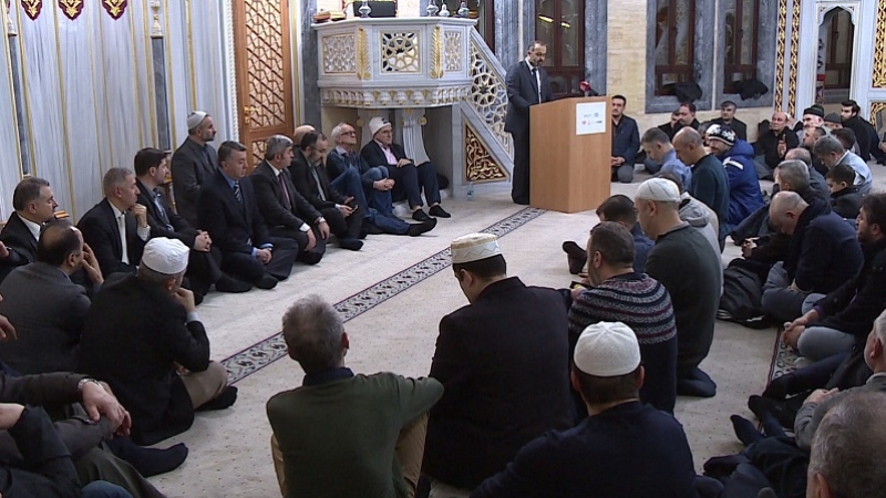 Yeni Zelanda'da saldırıya uğrayan Müslümanlar için dua edildi