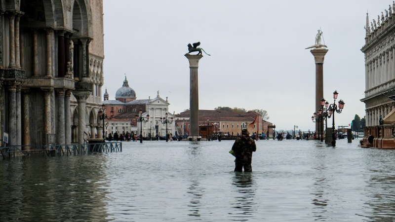 Venedik sele teslim
