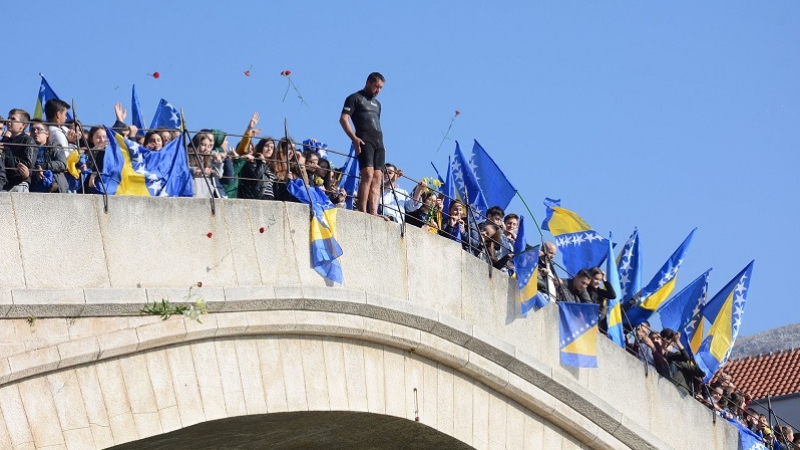 Mostar Köprüsü'nde anma töreni düzenlendi