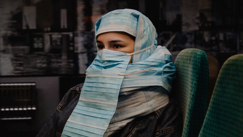 Hollanda'daki Türk sanatçıdan ülkedeki burka ve peçe yasağına protesto