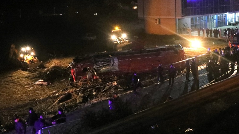 Makedonya'da otobüs devrildi: 14 ölü, 30 yaralı 