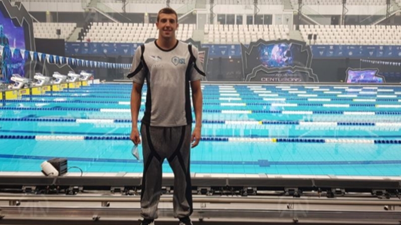 Milli yüzücü Emre Sakçı'nın altın madalya gururu