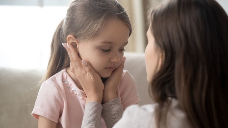 Çocuklar salgın stresinden sağlıklı iletişimle korunabilir