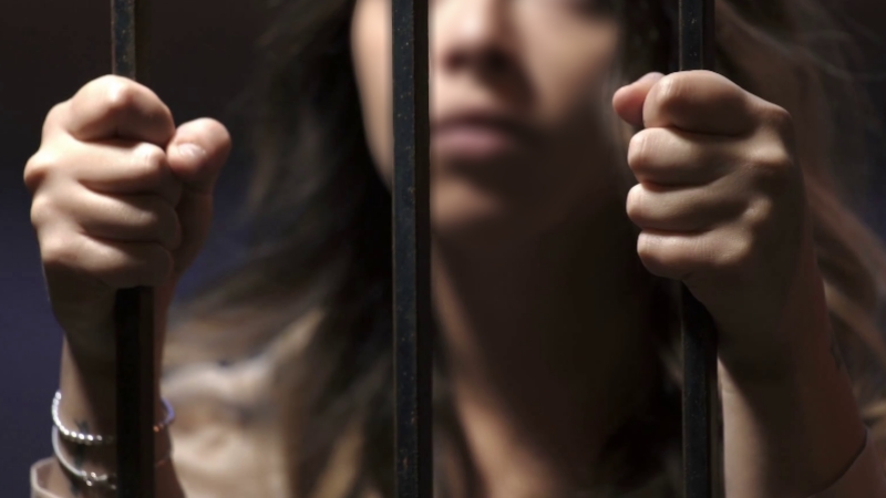 Avustralya'da kadın mahkum hücresinde tek başına doğum yaptı