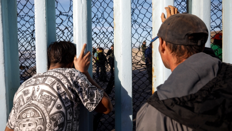 Orta Amerikalı göçmenlerden bazıları Meksika sınırına ulaştı
