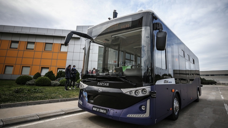 Türk mühendislerin geliştirdiği elektrikli sürücüsüz otobüs Norveç’te yollara çıkacak