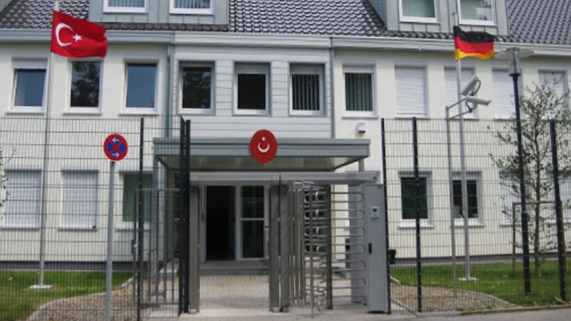 Almanya'daki Türk başkonsoloslukları pasaport işlemleri için cumartesi günleri de açık olacak