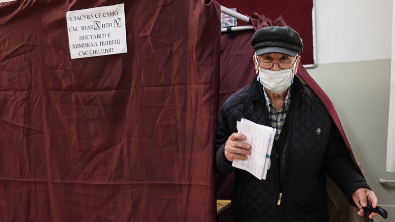 Bulgaristan’da halk cumhurbaşkanlığı ve erken parlamento seçimleri için sandık başında