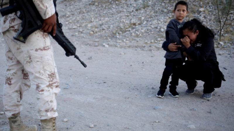 ABD-Meksika sınırında son bir yılda 911 çocuk ailelerinden koparıldı