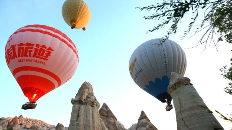 Kapadokya'da  balonların görsel şöleni